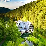 Jelenia Struga Medical コバリ